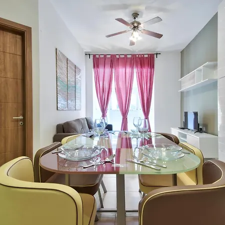 Spacious And Bright 3 Bedroom Appartement *