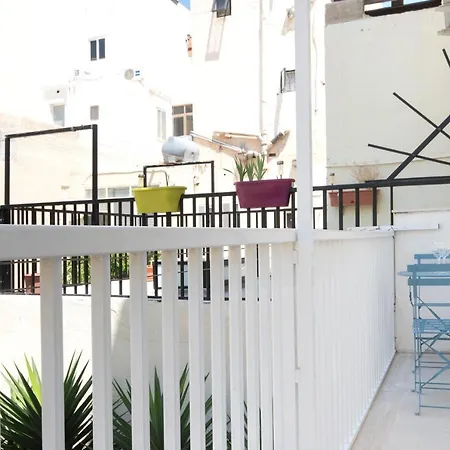 Spacious And Bright 3 Bedroom *